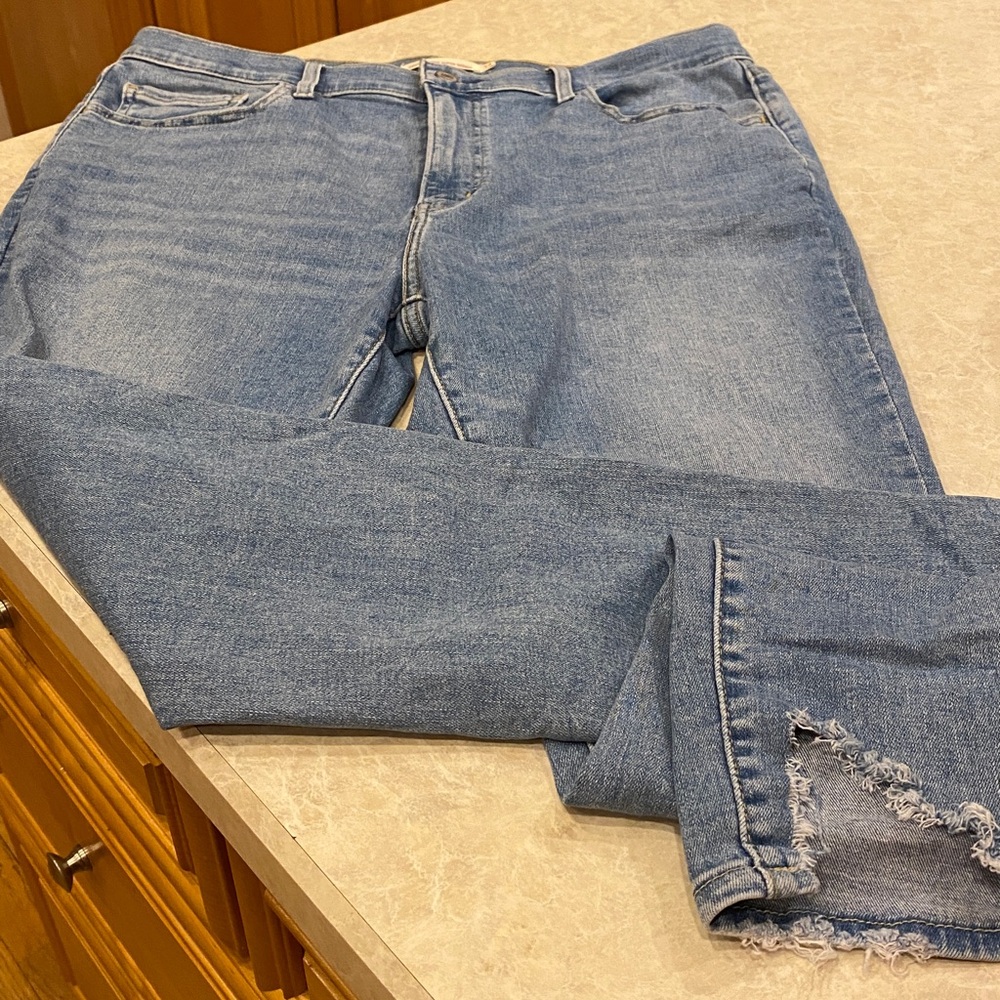 Love these Levi’s!!